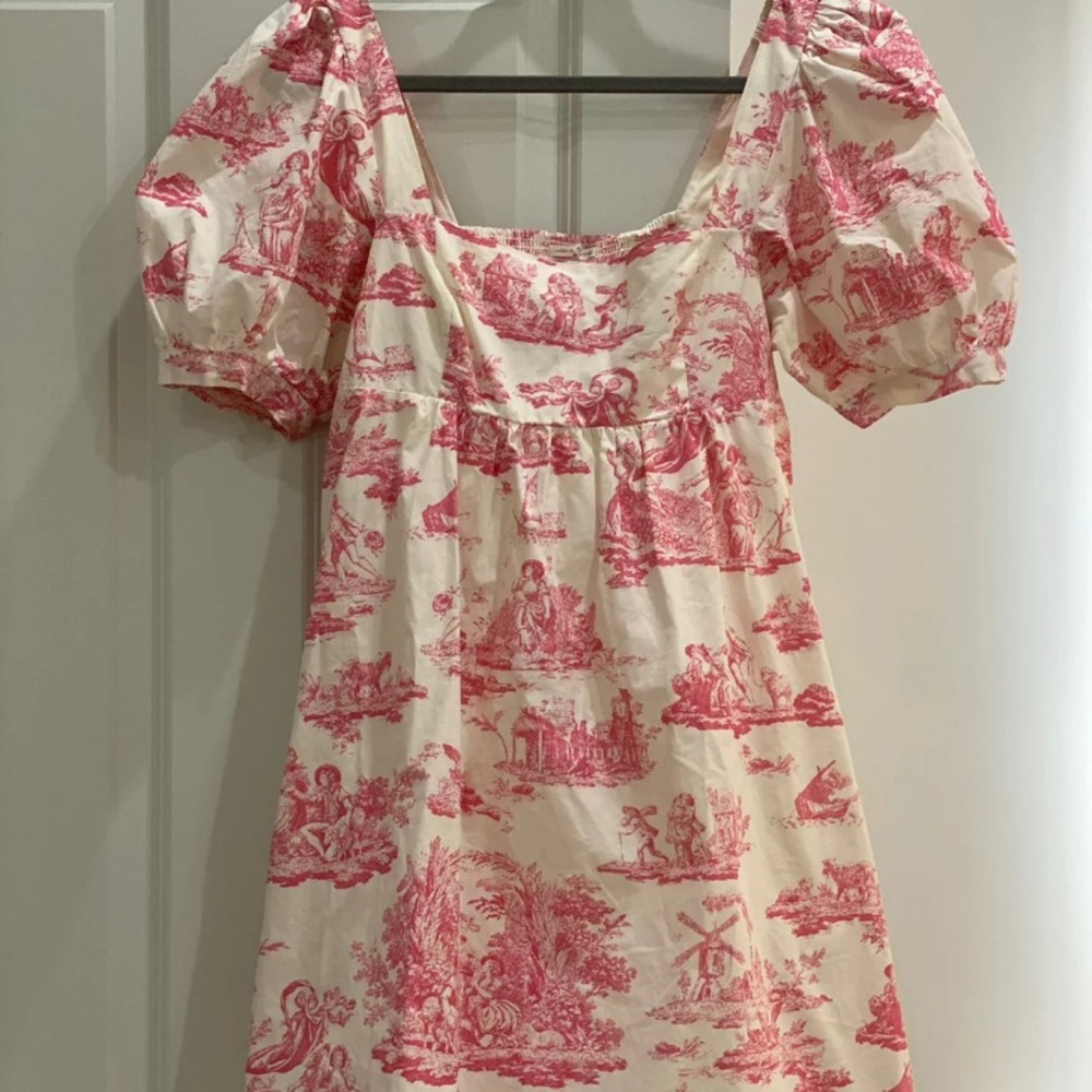 ISO THIS DRESS - Picture 2 of 2